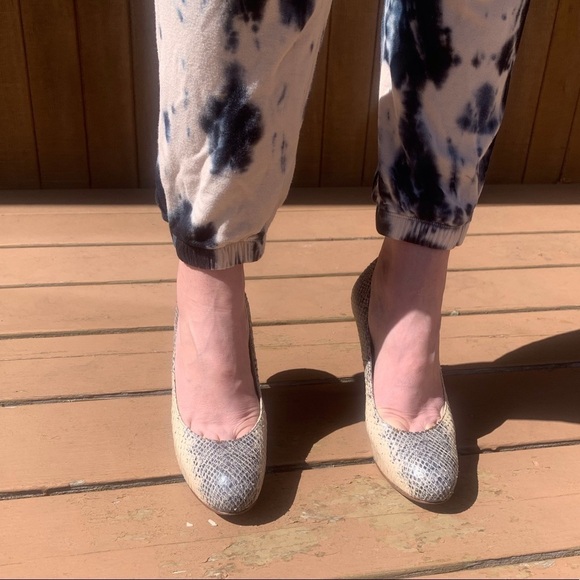 Stuart Weitzman Snakeskin Leather Heels Pink Gray - Picture 11 of 11